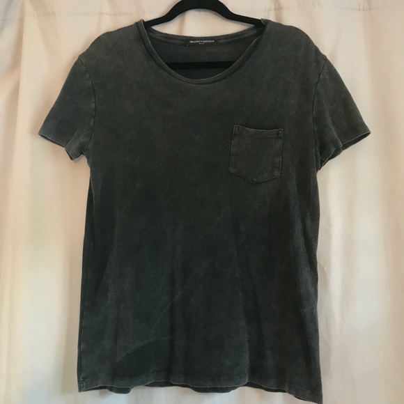 Brandy Melville Pocket Tee! - Picture 1 of 3